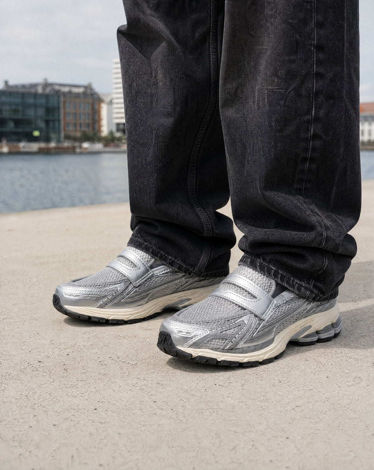 New Balance 1906L Metallic Silver - on-foot
