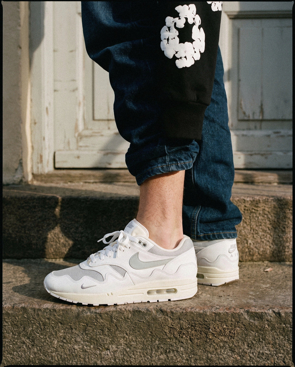 Nike Air Max 1 Patta Waves White - on foot