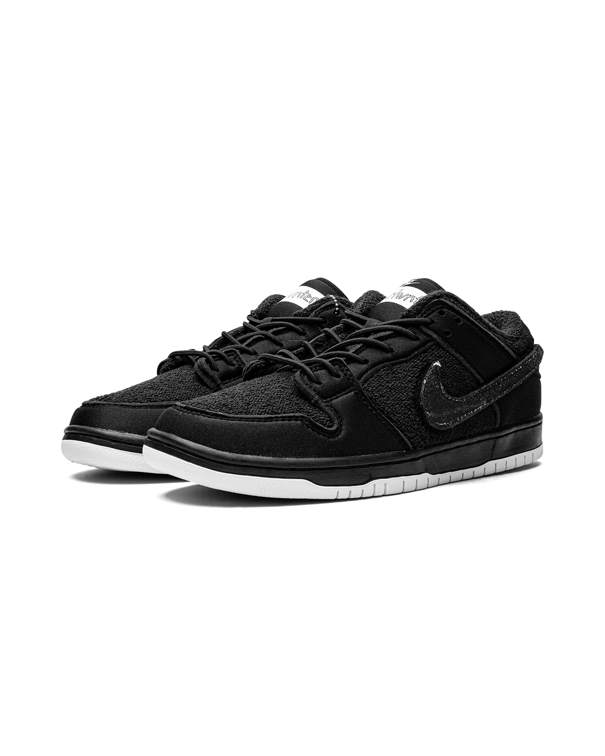 Nike SB Dunk Low Gnarhunters