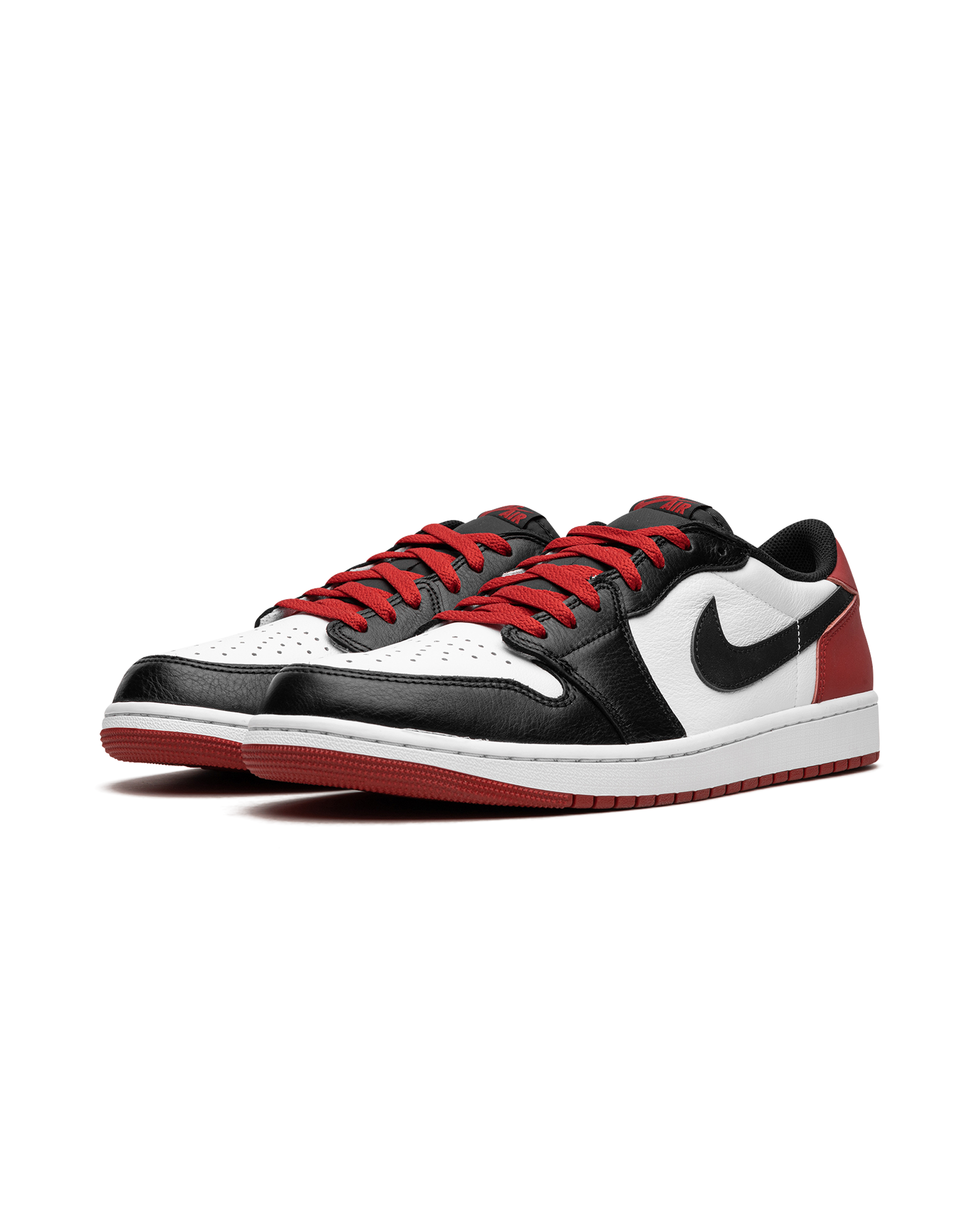 Jordan 1 Retro Low OG Black Toe (2023)