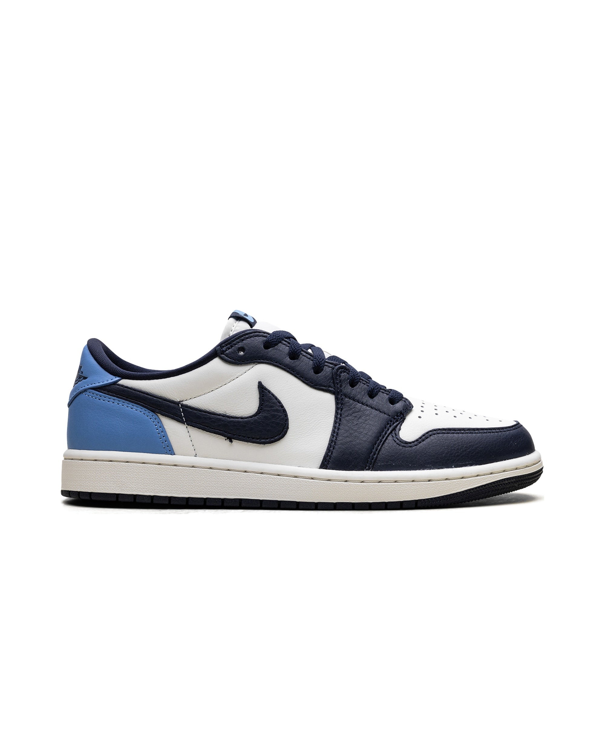 Jordan 1 Low OG Obsidian UNC