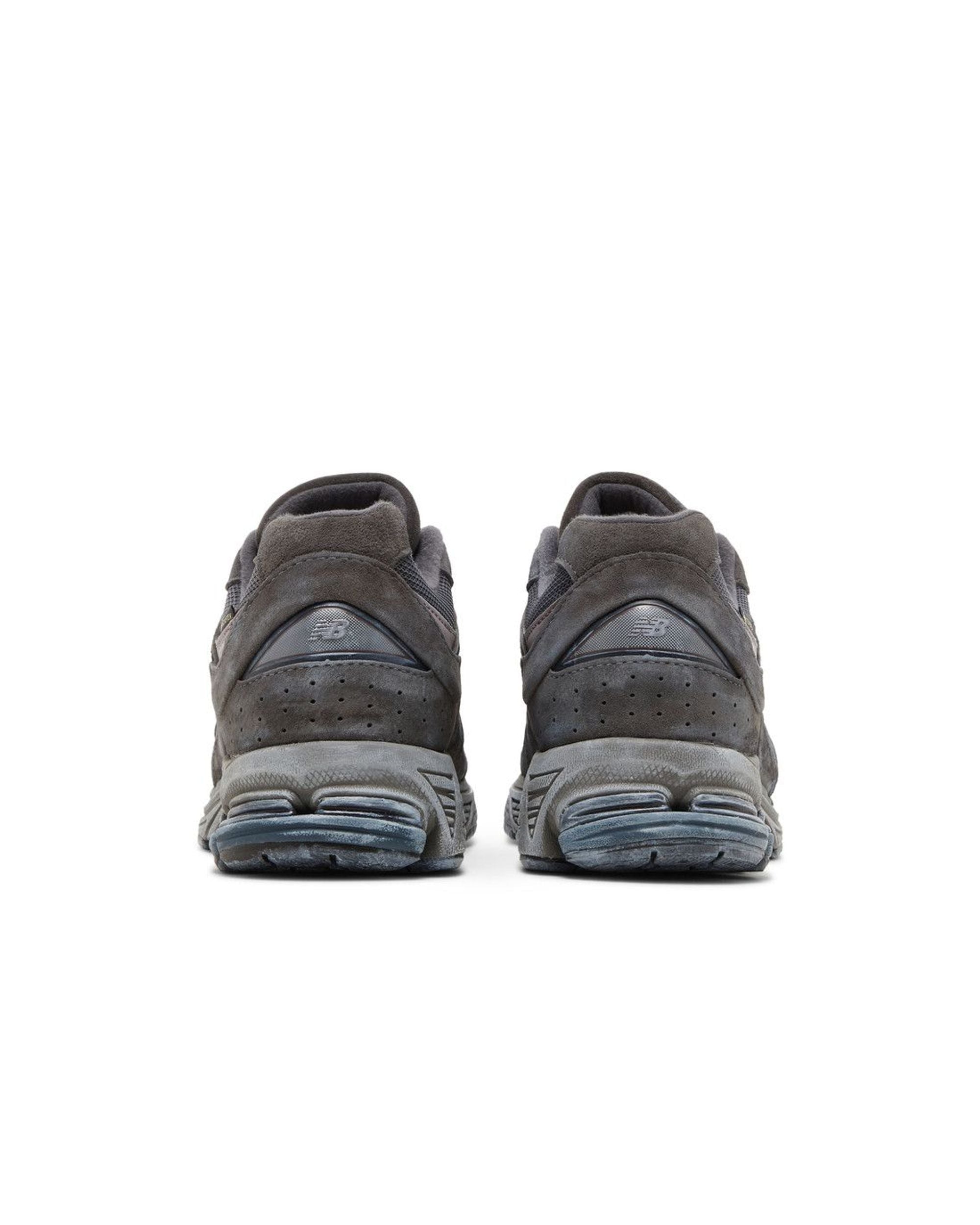 New Balance 2002R Gore-Tex Magnet Mood Indigo